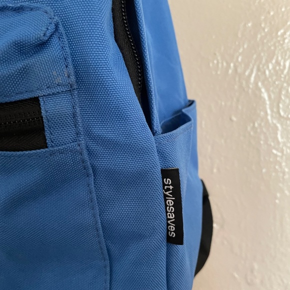 Essential Backpack - Picture 2 of 8